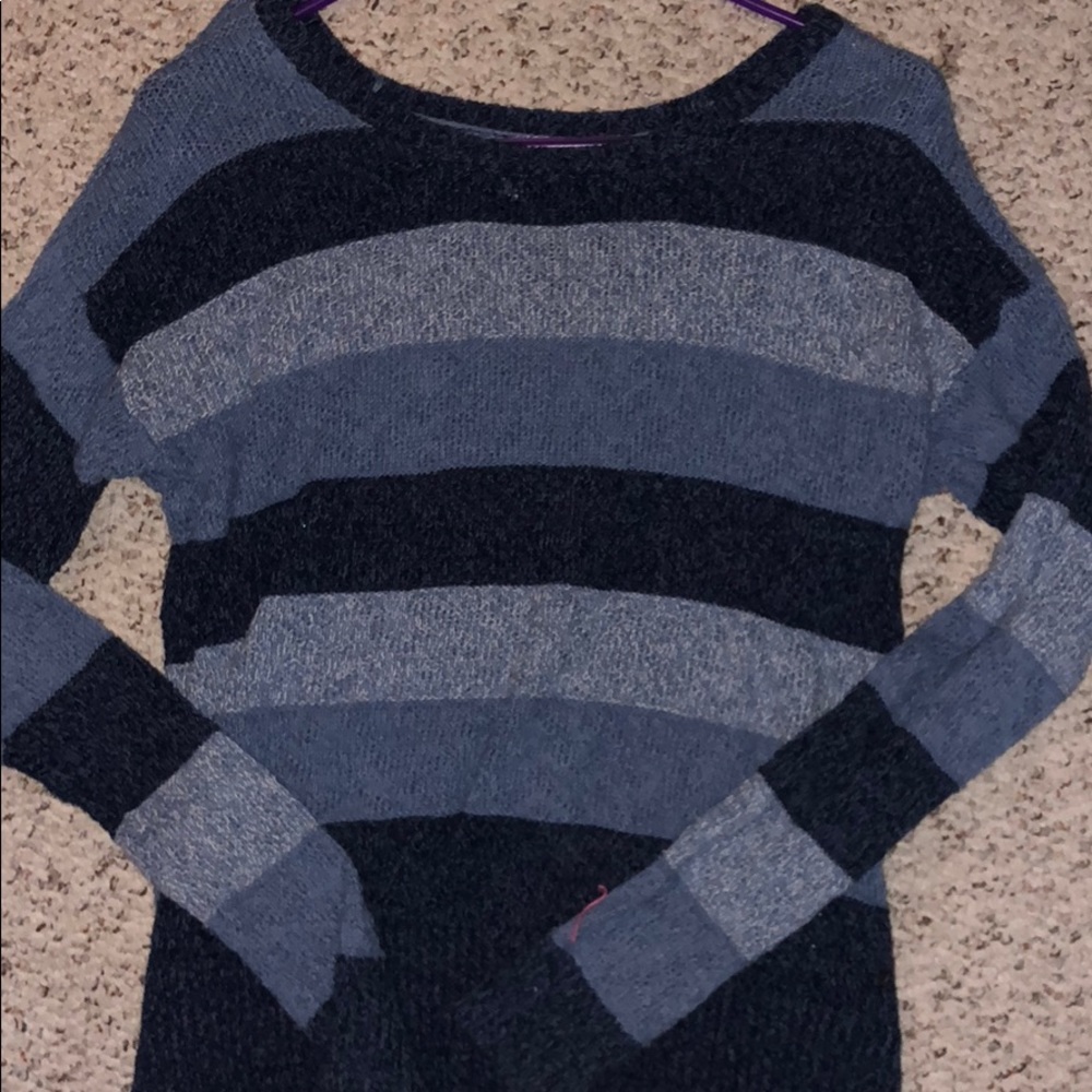 American eagle sweater